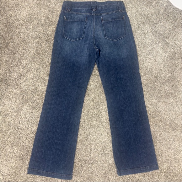 Eddie Bauer Women’s Curvy Fit Jeans | Size 10 - Picture 8 of 8